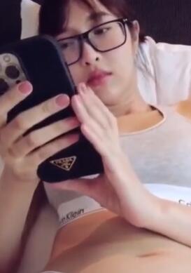 超高人气高颜值网红戴伊芙琳秋霞电影