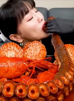 大章鱼王腿配香辣龙虾 海鲜煮 火鸡面