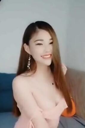 颜值不错两个美少妇露脸黑丝