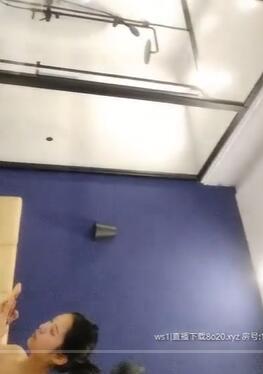 呆萌小姐姐清纯脸庞好身材青涩