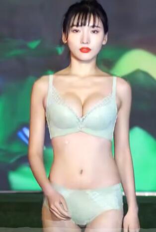 2022成都站Lotus歐蜜諾 波霸內衣秀