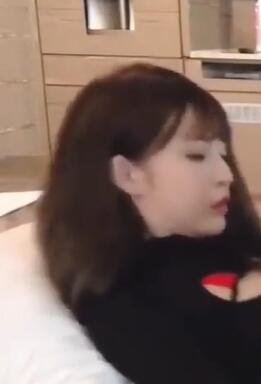 黑色漂亮美少妇555电影推荐