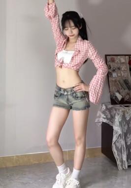 可爱女人和她的极致小蛮腰!《tell me》