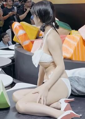 台湾嫩模小花姐接|比基尼女神 TRE 台北写真展2024