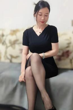 二零二四年六月二十五号_小姨喜欢穿丝袜