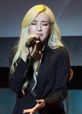 少女时代Tiffany Young 清唱SOLO,美爆了 - Runaway