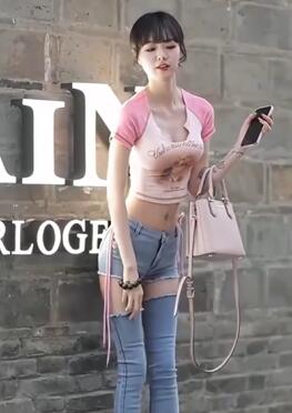 身材超好看的小姐姐,我们玩不起的穿搭