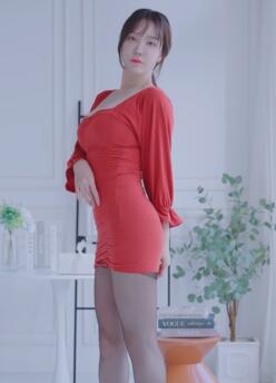 KYUL小姐姐的热情连衣包臀裙穿搭