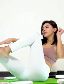 运动的时候记着摘眼镜哦