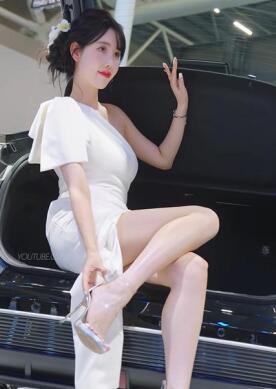 2024广州车展 Racing Model 小哈娜