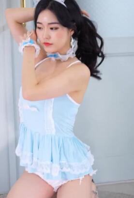 韩国美女天色可爱表情服装一切-模特洪智恩