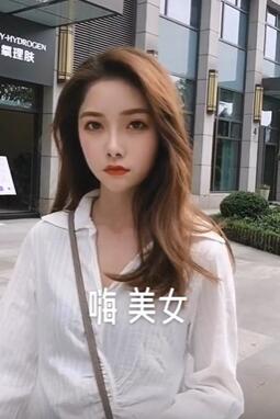 搞笑:美女因单身被打,哥们也太不怜香惜玉了