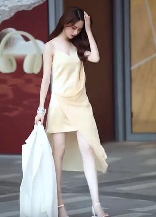 这大长腿不去蹬三轮实在有些可惜