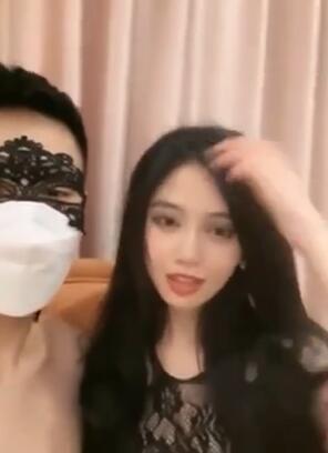 今日刚播港颱风00后模特满分颜值顶级美腿