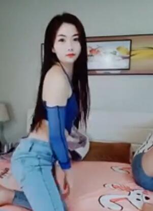 牛仔裤女神,粉丝强烈要求验证上演一字马