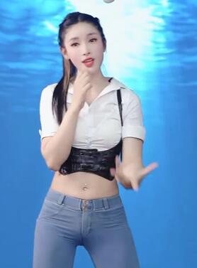 ����Ů�����ְ��ֱ��