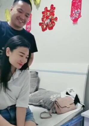 新婚小少妇露脸妩媚迷人跟大哥调情