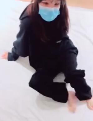 狗子探花21岁大学生,刚开始还激烈