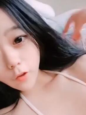 卡哇伊萌妹小背心豹纹丁字裤一流身材