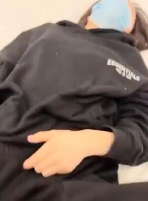 狗子探花21岁大学生下海赚快钱