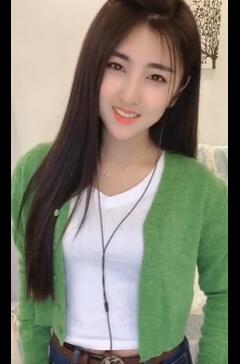 小姐姐翻唱歌曲《你若三冬》,唱的真不懒!