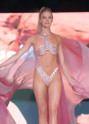 T台泳装秀场 | 品牌EMA SAVAHL 整场show