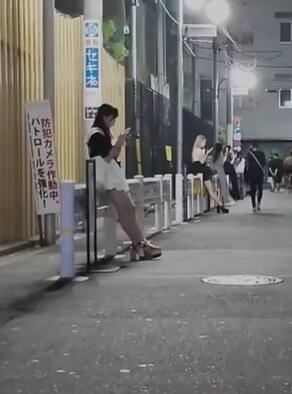 ��Ů��һ�����ҹ��~~��ñ�