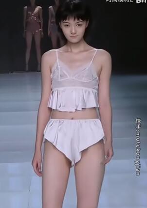 2020SIUF深圳内衣文化周走秀,模特谢雨欣2