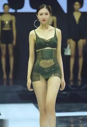 2023广州内衣展模特秀3