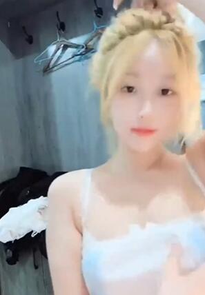 纯欲天花板少女是不是你梦中的对象