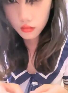 学生制服红唇妹妹新人下海收费房