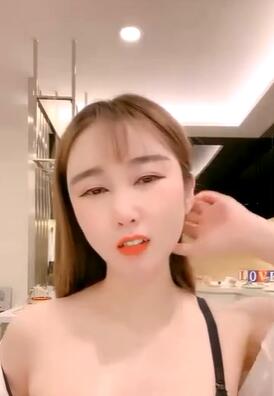 9分颜值极品美女全身粉嫩展示身材