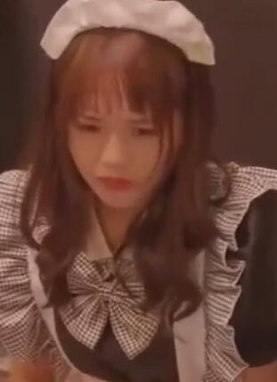 清纯店员上班模样被痴汉发现温芮欣