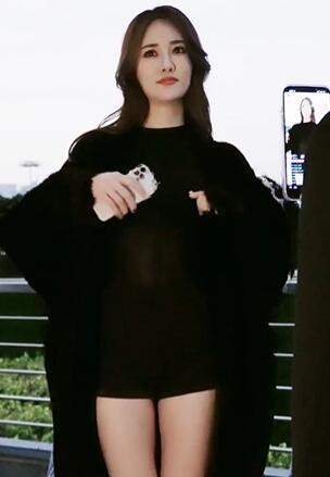 车展上非常漂亮的极品车模9