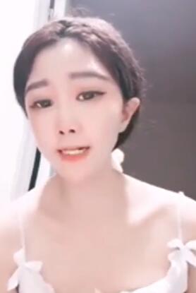 超高颜值女友完美露脸