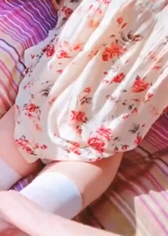 蜜桃美臀170CM大长腿大白天阳光照射下