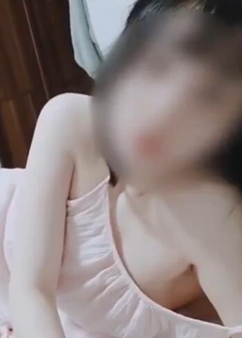 像个洋娃娃不像真人的婴儿肥超美萝莉