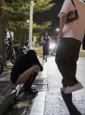 ������ʵ���ԽҹԽ����ҹɫ�µ���Ůʱ�д���