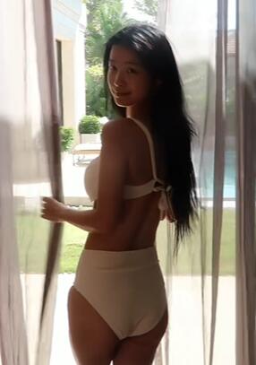 小麦肌女孩 就是属于大海的吧