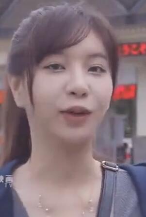 ̨��һ��Ů���� ������