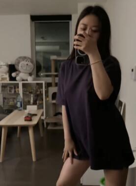 美女喜欢玩变身