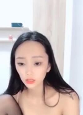 露脸性感的小狐狸性感纹身