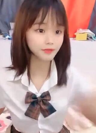 JK装卡哇伊18学生妹娇小身材黑丝袜萝莉