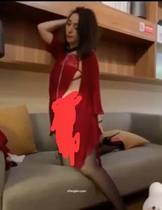 露脸口爱婚纱新娘