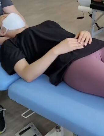 是不是不穿瑜伽裤就不给正