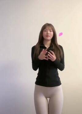 性感瑜伽裤直播转圈