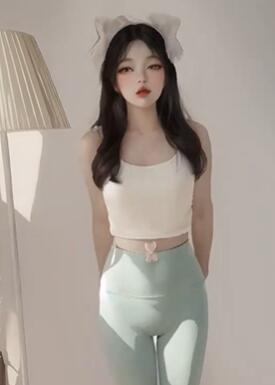 �٤��С��Ů