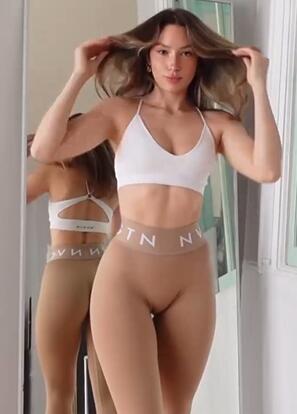 顶级身材美女的健身穿搭分享