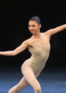 第十三届桃李杯《寒江故里》万小璇