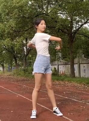 ���ǵĵ��ѧ���赸�ȿ㷫��Ь����